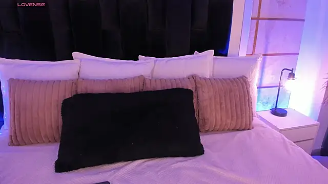 GretaVelvet online show from 02/09/26, 07:40