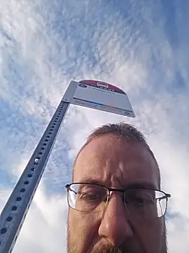 Snapshot of MEAT4urGRILL chatting on 10/17/25, 01:35 MEAT4urGRILL online show from 10/17/25, 01:35