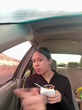 lynn9000 online show from 04/22/26, 08:21