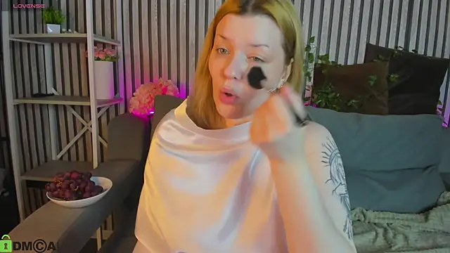 Michele Greenn online show from 04/11/26, 01:10