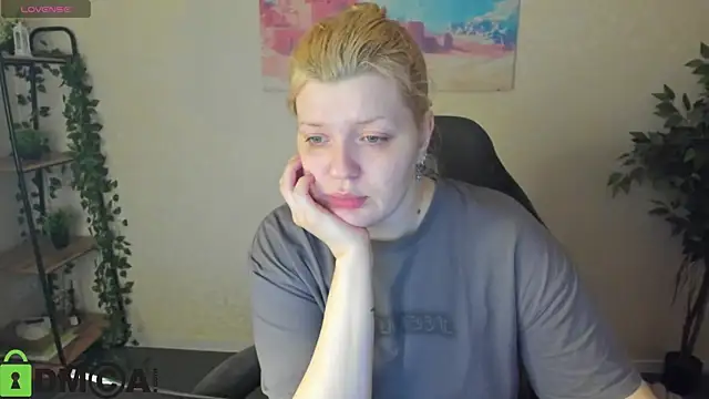 Snapshot of Michele_Greenn chatting on 06/30/26, 01:17 Michele Greenn online show from 06/30/26, 01:17