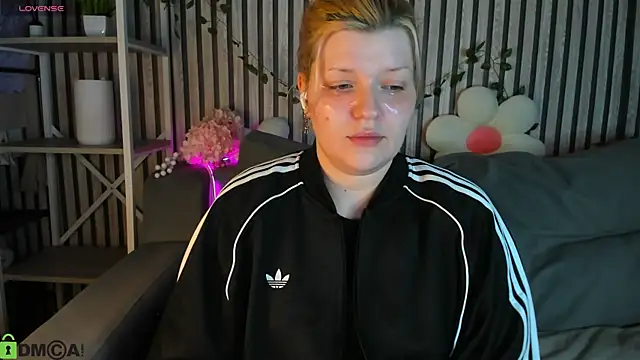 Snapshot of Michele_Greenn chatting on 07/06/26, 01:13 Michele Greenn online show from 07/06/26, 01:13
