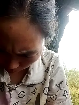 Snapshot of cicnci chatting on 10/25/25, 02:30 cicnci online show from 10/25/25, 02:30