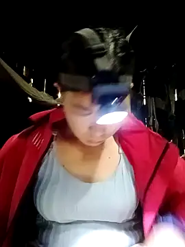 Snapshot of cicnci chatting on 10/28/25, 01:42 cicnci online show from 10/28/25, 01:42