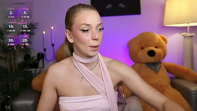 NovaHollisx online show from 12/04/25, 05:28