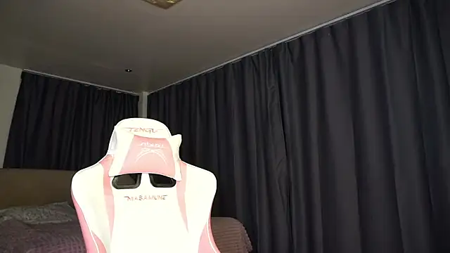 pink princess kate online show from 10/11/25, 05:33