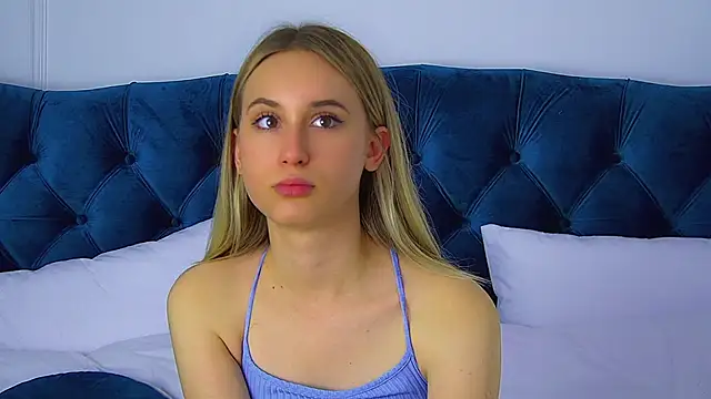 Snapshot of VictoriaHopsons chatting on 10/01/25, 06:36 VictoriaHopsons online show from 10/01/25, 06:36