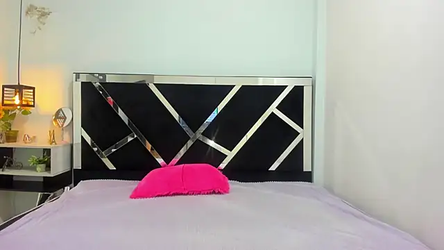 iisabella noa online show from 09/10/25, 12:38