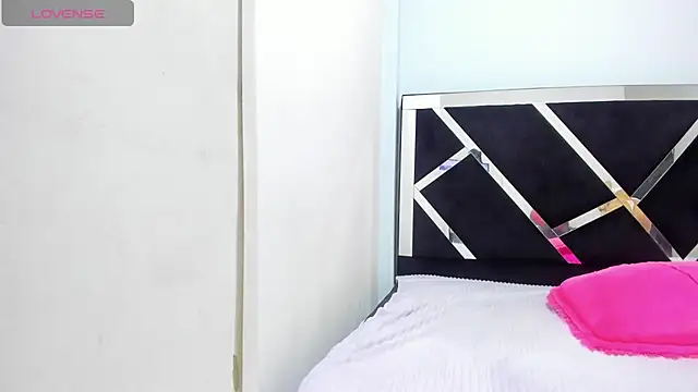 iisabella noa online show from 10/27/25, 05:50