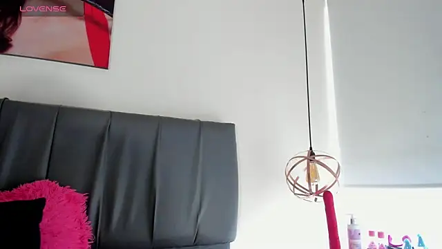 Snapshot of iisabella_noa chatting on 06/05/26, 12:44 iisabella noa online show from 06/05/26, 12:44