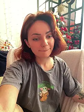 Snapshot of SaraLow chatting on 01/13/26, 07:46 SaraLow online show from 01/13/26, 07:46