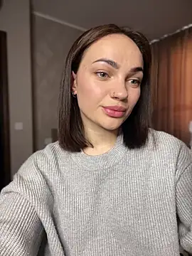 Snapshot of SaraLow chatting on 03/16/26, 10:30 SaraLow online show from 03/16/26, 10:30