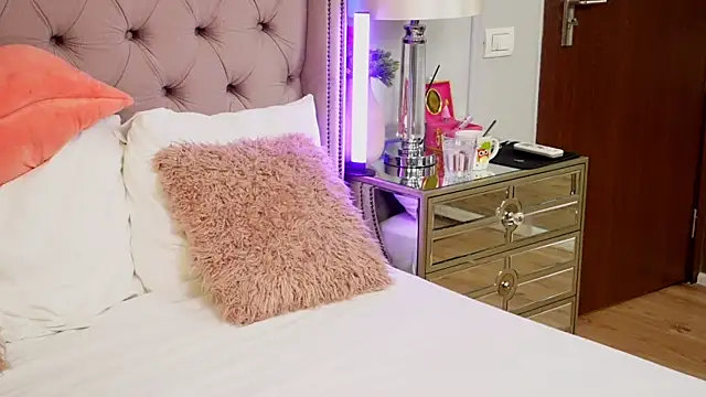 JenniferLovve online show from 04/08/26, 03:28