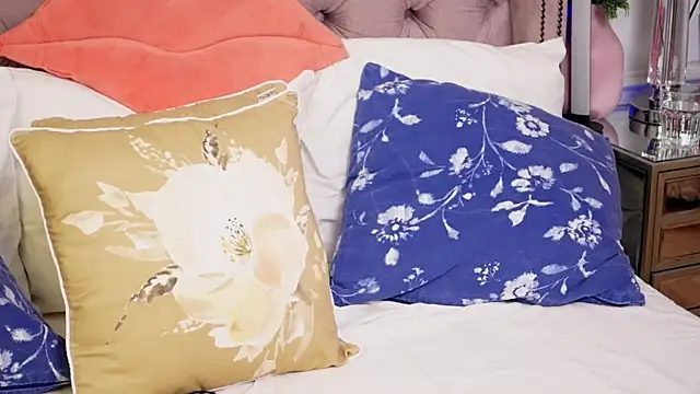 JenniferLovve online show from 05/01/26, 04:28