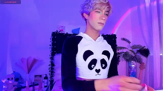 Cooperrosscute233 online show from 01/15/26, 08:34