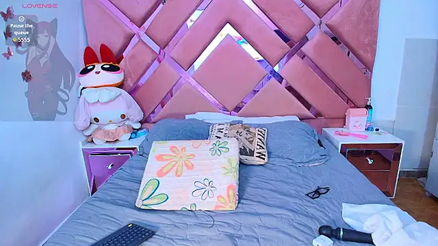 BrittanyBoa online show from 01/12/26, 06:13