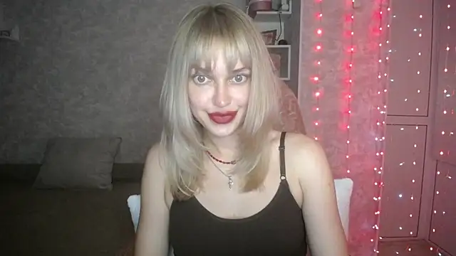 Snapshot of NickyAdamidi chatting on 09/08/25, 05:23 NickyAdamidi online show from 09/08/25, 05:23