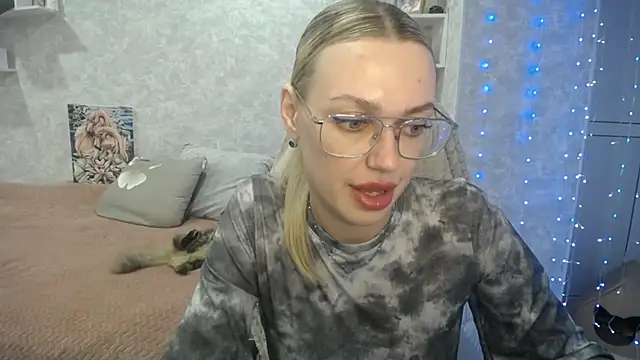 Snapshot of NickyAdamidi chatting on 09/26/25, 04:11 NickyAdamidi online show from 09/26/25, 04:11