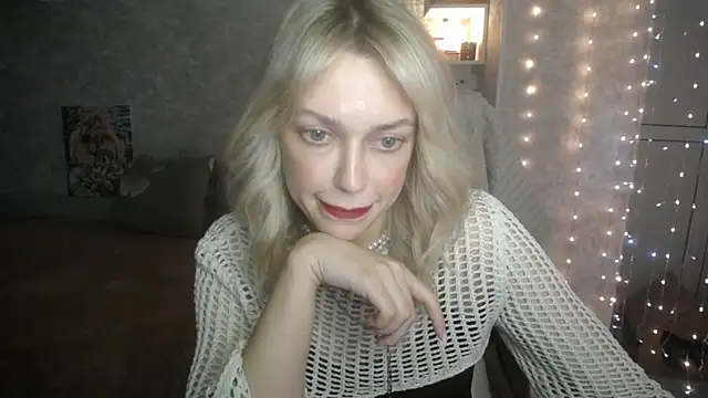 Snapshot of NickyAdamidi chatting on 10/04/25, 03:54 NickyAdamidi online show from 10/04/25, 03:54