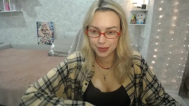 Snapshot of NickyAdamidi chatting on 10/13/25, 05:24 NickyAdamidi online show from 10/13/25, 05:24