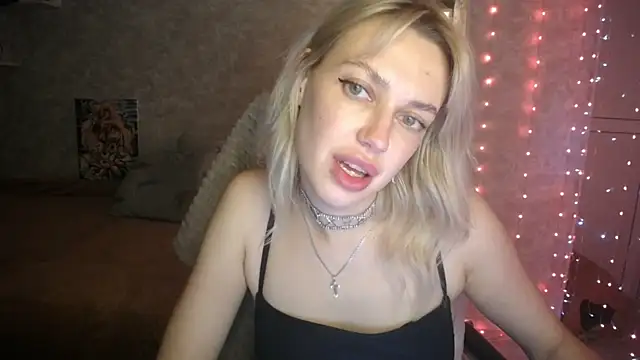 Snapshot of NickyAdamidi chatting on 10/24/25, 04:47 NickyAdamidi online show from 10/24/25, 04:47