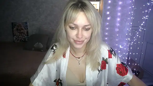 Snapshot of NickyAdamidi chatting on 11/04/25, 03:11 NickyAdamidi online show from 11/04/25, 03:11
