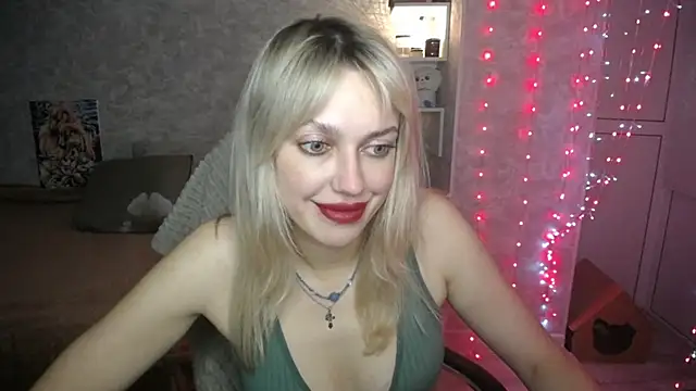 Snapshot of NickyAdamidi chatting on 11/05/25, 04:51 NickyAdamidi online show from 11/05/25, 04:51