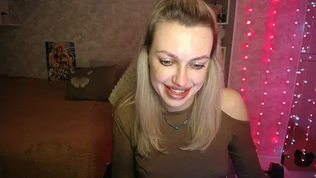 Snapshot of NickyAdamidi chatting on 11/17/25, 05:19 NickyAdamidi online show from 11/17/25, 05:19