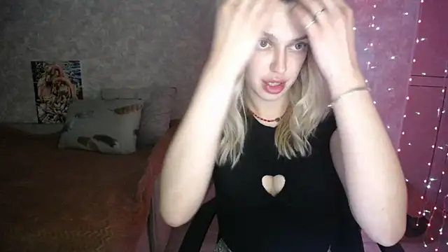 Snapshot of NickyAdamidi chatting on 11/25/25, 06:19 NickyAdamidi online show from 11/25/25, 06:19
