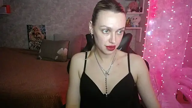Snapshot of NickyAdamidi chatting on 12/03/25, 04:49 NickyAdamidi online show from 12/03/25, 04:49