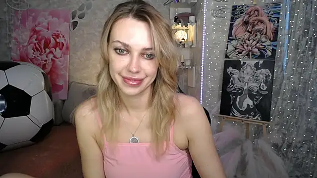 Snapshot of NickyAdamidi chatting on 07/11/26, 04:21 NickyAdamidi online show from 07/11/26, 04:21