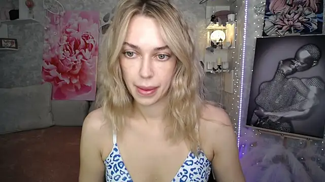 Snapshot of NickyAdamidi chatting on 07/23/26, 04:16 NickyAdamidi online show from 07/23/26, 04:16