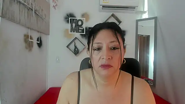 Snapshot of tatiana_sofiaa chatting on 10/07/25, 01:30 tatiana sofiaa online show from 10/07/25, 01:30