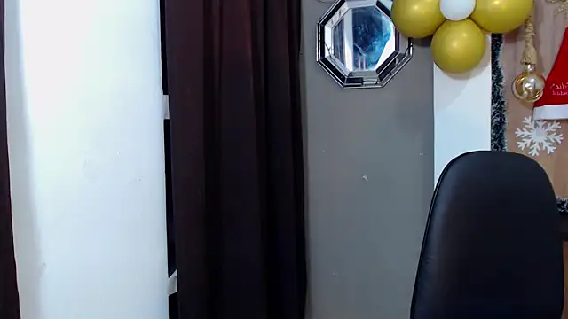 Snapshot of fire_and_moon chatting on 11/17/25, 01:55 fire and moon online show from 11/17/25, 01:55