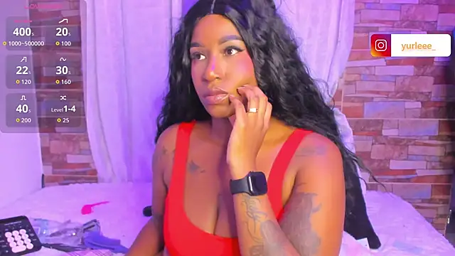Snapshot of Brandy_brown_ chatting on 04/26/26, 01:14 Brandy brown online show from 04/26/26, 01:14