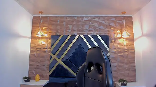 Emmaa white  online show from 11/17/25, 05:19