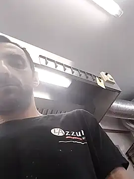 hotmen83 online show from 10/07/25, 09:39