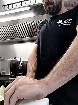 hotmen83 online show from 10/08/25, 08:01