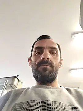 hotmen83 online show from 10/24/25, 07:16