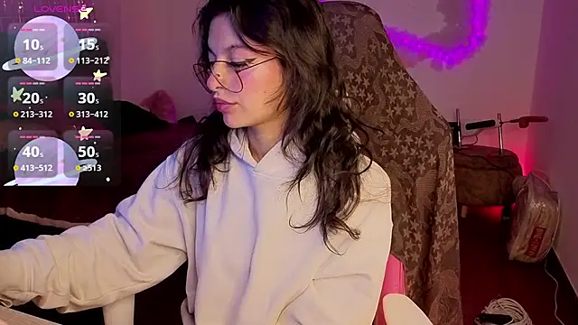 larah uwu online show from 02/24/26, 07:56