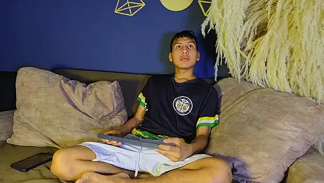 spicy adonhis online show from 04/25/26, 01:25