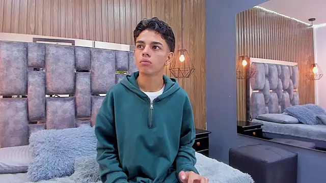 owen  johnson online show from 11/24/25, 12:16