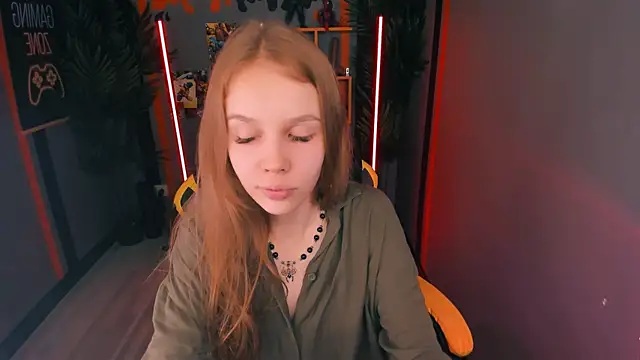 Selen hells weet online show from 10/17/25, 04:09