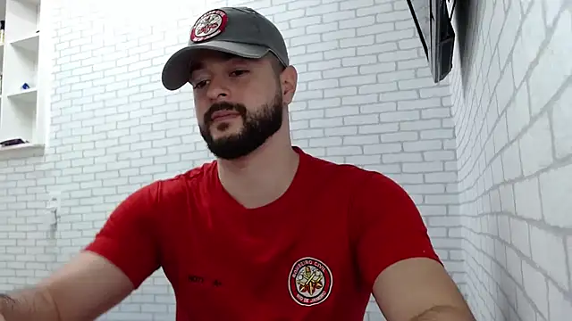 Snapshot of BombeiroHotx chatting on 11/11/25, 11:27 BombeiroHotx online show from 11/11/25, 11:27