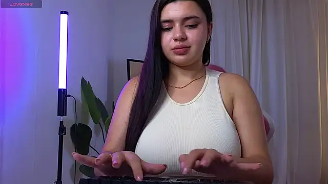 Snapshot of courtneyk_ chatting on 10/16/25, 02:51 courtneyk online show from 10/16/25, 02:51
