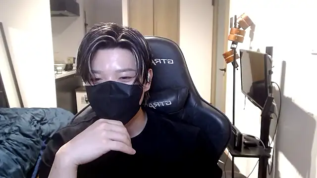 Snapshot of Mei-Tanaka chatting on 10/03/25, 02:58 Mei-Tanaka online show from 10/03/25, 02:58