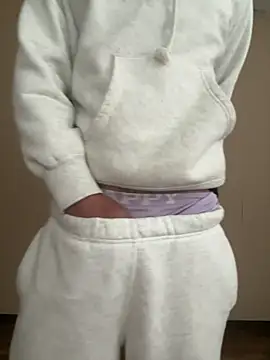 iikangi online show from 03/18/26, 10:24