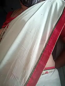 Snapshot of Tamil_Sivani chatting on 09/26/25, 11:03 Tamil Sivani online show from 09/26/25, 11:03