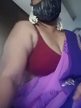 Snapshot of Tamil_Sivani chatting on 09/28/25, 02:39 Tamil Sivani online show from 09/28/25, 02:39