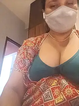 Snapshot of Tamil_Sivani chatting on 10/14/25, 03:13 Tamil Sivani online show from 10/14/25, 03:13